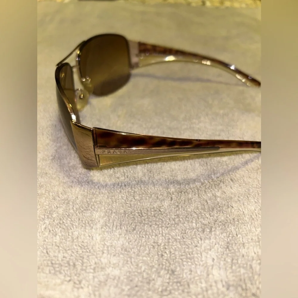 Prada Amber ( lens) Sunglasses w/ case 🌺 - Picture 7 of 13